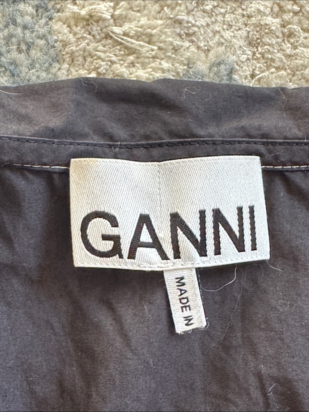 Ganni Black Cropped Button-Front Shirt with Oversized Collar - Picture 3 of 4